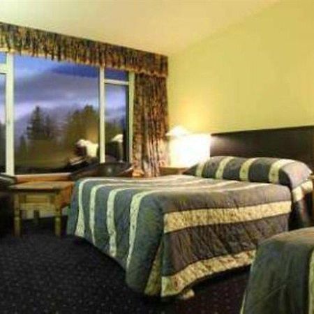 Connemara Gateway Hotel Утерард Экстерьер фото