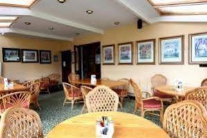 Connemara Gateway Hotel Утерард Экстерьер фото