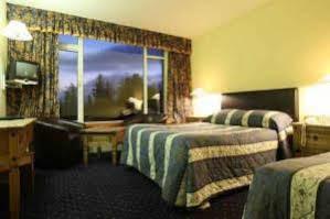 Connemara Gateway Hotel Утерард Экстерьер фото